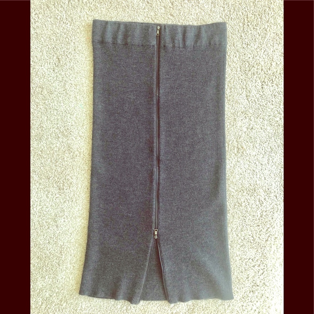 Ann Taylor medium charcoal sweater skirt ribbed